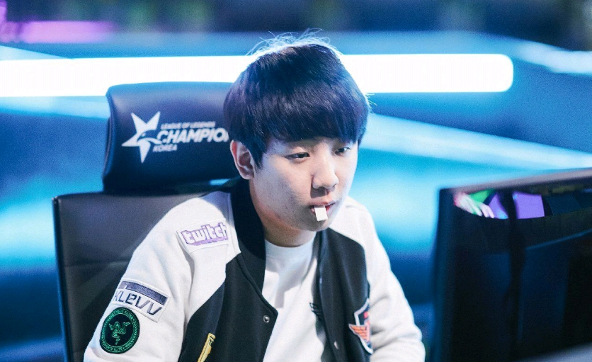 年轻球员提 年轻球员提